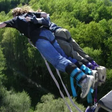 Saut à l'élastique proche Viaduc de Saint-Georges-le-Gaultier, à 30 min d'Alençon Saut à l'élastique proche Viaduc de Saint-Georges-le-Gaultier, à 30 min d'Alençon