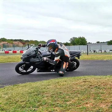 Stage de pilotage moto proche Circuit de Rognac, à 30 min de Marseille Stage de pilotage moto proche Circuit de Rognac, à 30 min de Marseille