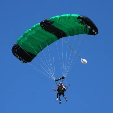 Réserver Saut en parachute en Languedoc-Roussillon