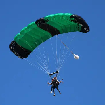 Réserver Saut en parachute en Languedoc-Roussillon