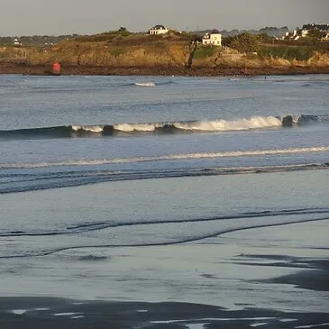 Initiation au Surf à Guidel près de Lorient en région Bretagne Initiation au Surf à Guidel près de Lorient en région Bretagne