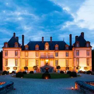 Nuit au Château de Bourron près de Fontainebleau Nuit au Château de Bourron près de Fontainebleau