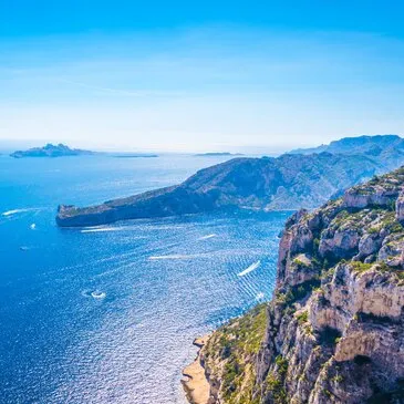 Baptême de l'air hélicoptère proche Vitrolles, à 25 min de Marseille Baptême de l'air hélicoptère proche Vitrolles, à 25 min de Marseille