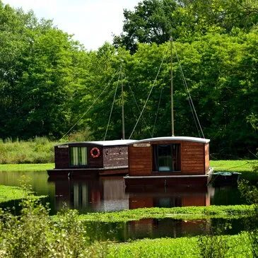 Weekend et Hébergement Insolite proche Chassenard, à 1h de Moulins Weekend et Hébergement Insolite proche Chassenard, à 1h de Moulins