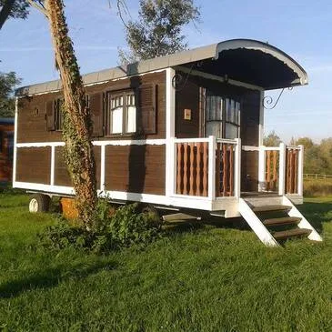 Nuit en Roulotte au cœur du Bourbonnais Nuit en Roulotte au cœur du Bourbonnais