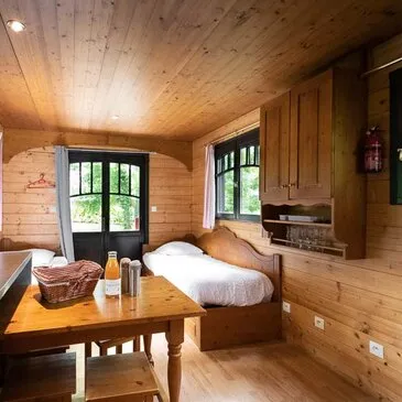 Réserver Weekend et Hébergement Insolite département Allier Réserver Weekend et Hébergement Insolite département Allier