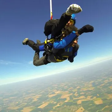 Week-end Saut en Parachute Tandem à Compiègne Week-end Saut en Parachute Tandem à Compiègne
