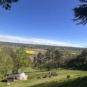 Nuit en bulle près de Vienne en région Rhône-Alpes Nuit en bulle près de Vienne en région Rhône-Alpes
