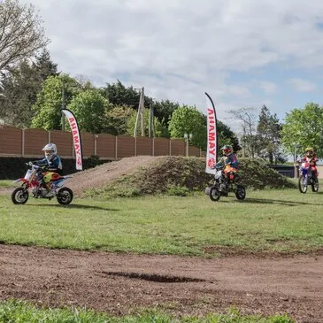 Stage de Moto Cross proche Esson, à 35 min de Caen Stage de Moto Cross proche Esson, à 35 min de Caen