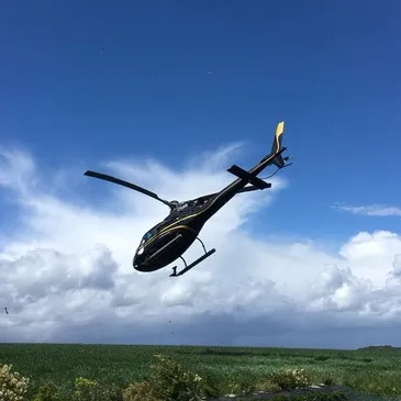 Baptême en Hélicoptère à Saint Nazaire Baptême en Hélicoptère à Saint Nazaire
