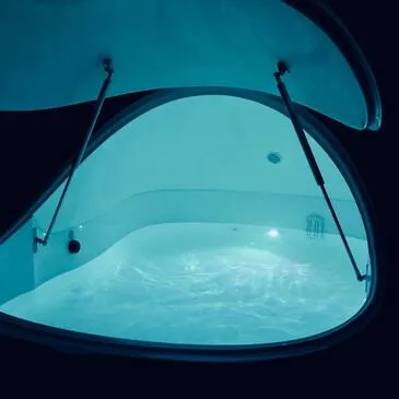 Spa à Lyon en Cabine de Flottaison en région Rhône-Alpes Spa à Lyon en Cabine de Flottaison en région Rhône-Alpes