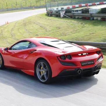 Stage de pilotage Ferrari proche Circuit de Montlhéry Stage de pilotage Ferrari proche Circuit de Montlhéry