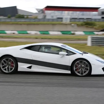 Stage de Pilotage 4 Autos - Circuit de Chambley en région Lorraine Stage de Pilotage 4 Autos - Circuit de Chambley en région Lorraine