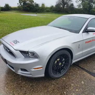 Stage Enfant en Ford Mustang - Circuit de Thurigneux 
