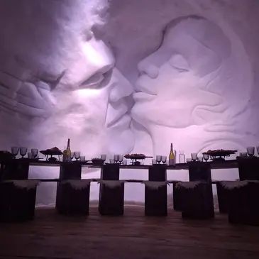 Dîner dans un Igloo à Val Thorens Dîner dans un Igloo à Val Thorens