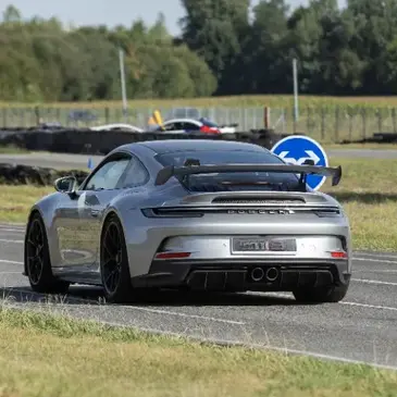 Stage de Pilotage Enfant en Porsche près d'Orléans en région Centre Stage de Pilotage Enfant en Porsche près d'Orléans en région Centre