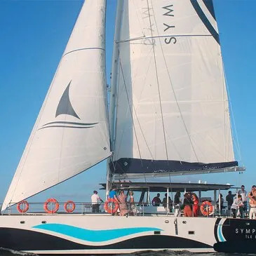 Sortie en Catamaran à l'Ile de Ré en région Poitou-Charentes Sortie en Catamaran à l'Ile de Ré en région Poitou-Charentes