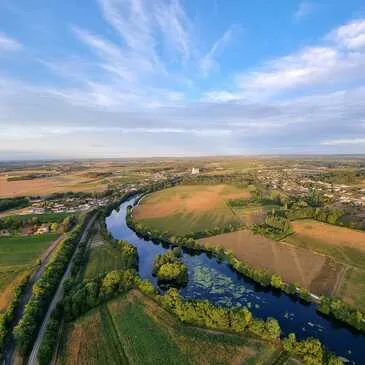 Baptême en Hélicoptère à Angoulême en région Poitou-Charentes Baptême en Hélicoptère à Angoulême en région Poitou-Charentes