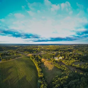 Vol en Hélicoptère près de Bordeaux - Le Vignoble des Graves Vol en Hélicoptère près de Bordeaux - Le Vignoble des Graves