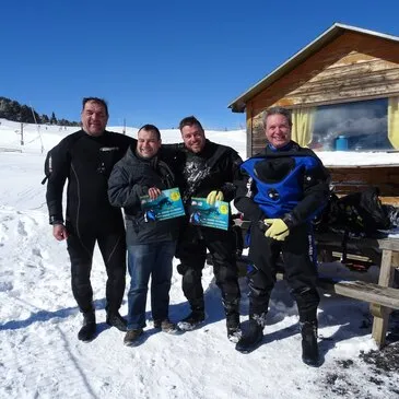 Baptême de Plongée sous Glace à La Quillane en région Languedoc-Roussillon Baptême de Plongée sous Glace à La Quillane en région Languedoc-Roussillon