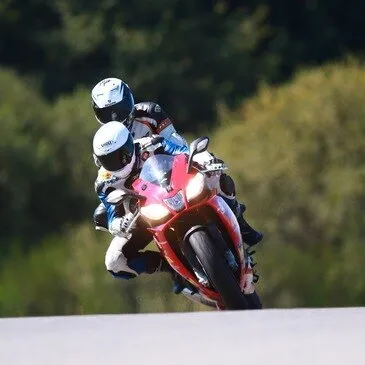 Baptême Moto sur Circuit en région Auvergne Baptême Moto sur Circuit en région Auvergne