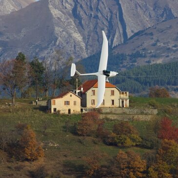 Les Mées. Alpes-de-Haute-Provence : un avion remorqueur de planeur