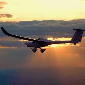 Baptême de l'air en Planeur proche Aérodrome d'Aspres-sur-Buëch Baptême de l'air en Planeur proche Aérodrome d'Aspres-sur-Buëch