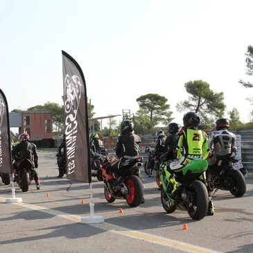 Stage de pilotage moto proche Le Luc Stage de pilotage moto proche Le Luc