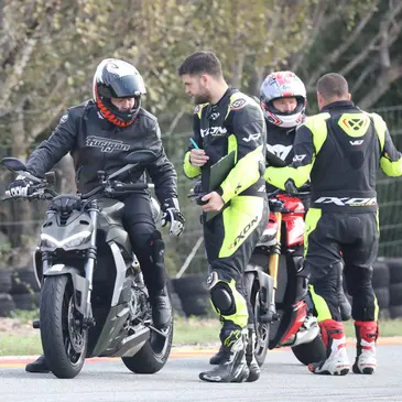 Le Luc, Var (83) - Stage de pilotage moto Le Luc, Var (83) - Stage de pilotage moto