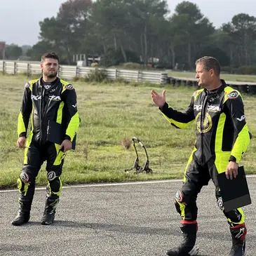 Stage de pilotage moto proche Le Luc Stage de pilotage moto proche Le Luc