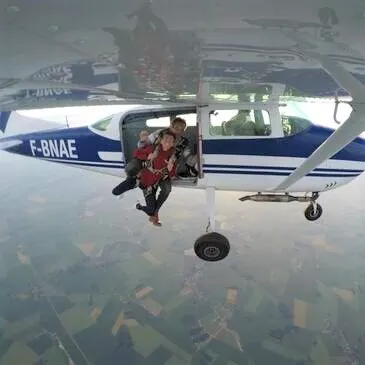 Saut en parachute en région Aquitaine Saut en parachute en région Aquitaine