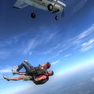 Saut en parachute proche Aérodrome Oloron-Herrère Saut en parachute proche Aérodrome Oloron-Herrère