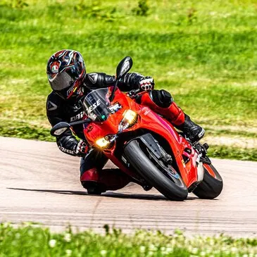 Journée de Roulage Moto au Circuit de Dijon Prenois Journée de Roulage Moto au Circuit de Dijon Prenois