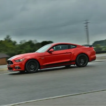 Baptême en Voiture de Sport proche Circuit de Château-Gaillard Baptême en Voiture de Sport proche Circuit de Château-Gaillard