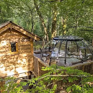 Nuit en Dôme perché avec Spa privatif près de Dijon Nuit en Dôme perché avec Spa privatif près de Dijon