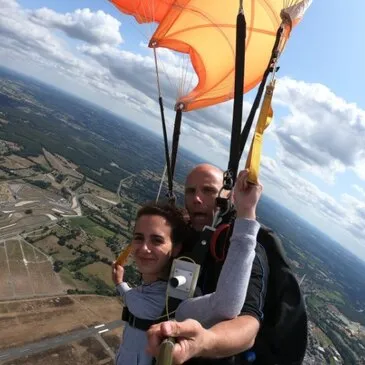 Saut en Parachute Tandem près de Rambouillet Saut en Parachute Tandem près de Rambouillet