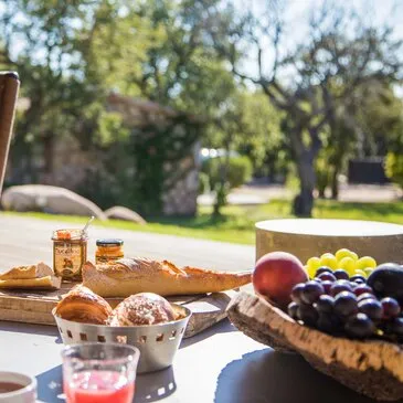 Réserver Weekend et Hébergement Insolite en PACA et Corse Réserver Weekend et Hébergement Insolite en PACA et Corse