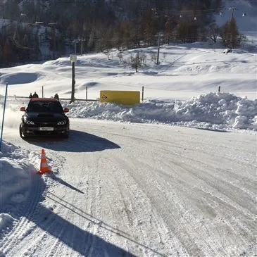 Stage de Pilotage sur Glace proche Tignes Stage de Pilotage sur Glace proche Tignes