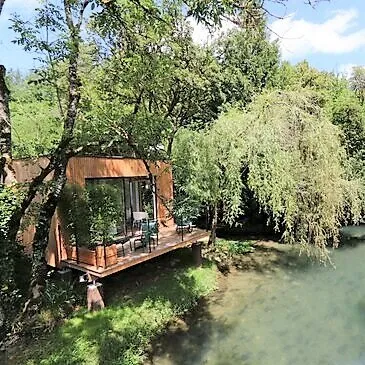 Nuit en Cabane sur Pilotis & Spa près de Dijon Nuit en Cabane sur Pilotis & Spa près de Dijon