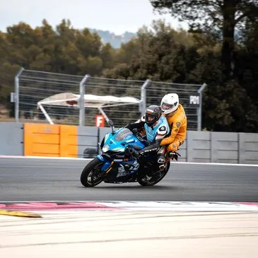 Baptême Sensations Moto Suzuki GSXR - Driving Center au Castellet en région PACA et Corse Baptême Sensations Moto Suzuki GSXR - Driving Center au Castellet en région PACA et Corse