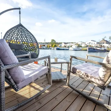 Nuit Insolite en House Boat à L'Isle-Adam  Nuit Insolite en House Boat à L'Isle-Adam