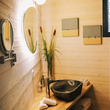 Nuit en Lodge avec Jacuzzi Privatif près de Périgueux en région Aquitaine Nuit en Lodge avec Jacuzzi Privatif près de Périgueux en région Aquitaine