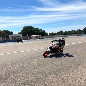 Offrir Stage de pilotage moto département Var Offrir Stage de pilotage moto département Var