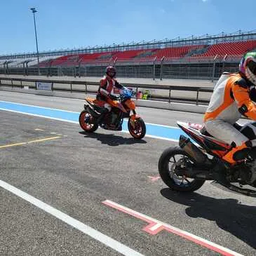 Stage de pilotage moto en région PACA et Corse