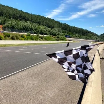 Stage de pilotage moto proche Driving center - Circuit Paul Ricard Stage de pilotage moto proche Driving center - Circuit Paul Ricard