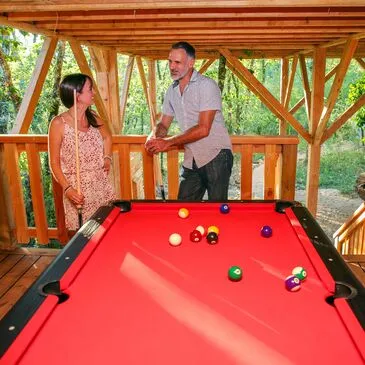 Cabane dans les Arbres avec Spa près d'Albi  en région Midi-Pyrénées Cabane dans les Arbres avec Spa près d'Albi  en région Midi-Pyrénées