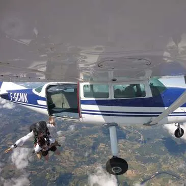 Saut en parachute, département Corrèze Saut en parachute, département Corrèze