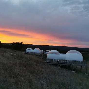 Nuit en Bulle avec Jacuzzi Privatif près de Cahors Nuit en Bulle avec Jacuzzi Privatif près de Cahors