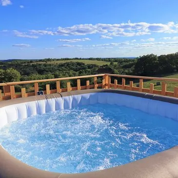 Cabrerets, à 25 min de Cahors, Lot (46) - Weekend et Hébergement Insolite Cabrerets, à 25 min de Cahors, Lot (46) - Weekend et Hébergement Insolite