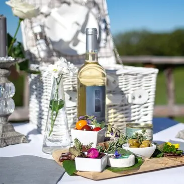 Nuit en Bulle avec Jacuzzi Privatif près de Cahors en région Midi-Pyrénées Nuit en Bulle avec Jacuzzi Privatif près de Cahors en région Midi-Pyrénées
